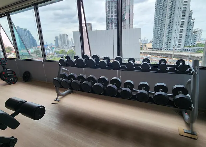 A2533 Monthly Skytrain Minutes Away Full Kitchen And Bath! Apartment Bangkok