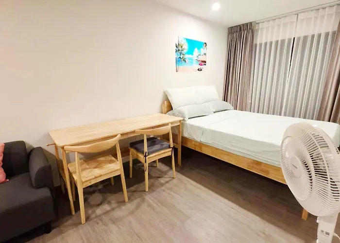 Apartment A2533 Monthly Skytrain Minutes Away Full Kitchen And Bath! *