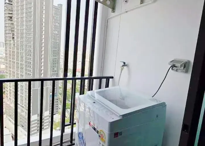 A2533 Monthly Skytrain Minutes Away Full Kitchen And Bath! * Bangkok